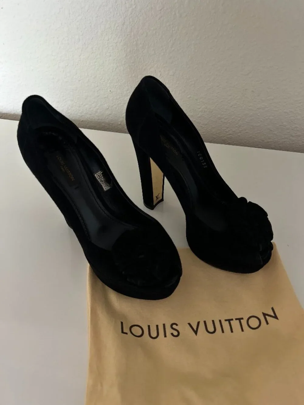 Louis Vuitton Pump w/ Gold LV Monogram Heel